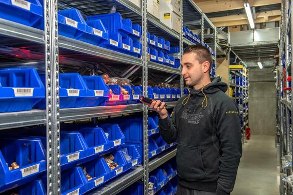 Magasinier (m/f) - Carrière