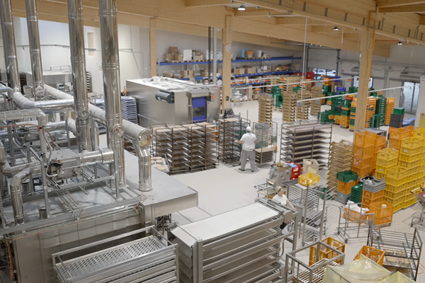 Hoch effizientes Heiz- und Energiekonzept für die neue 5.200 m² große Halle der Bäckerei Fonk